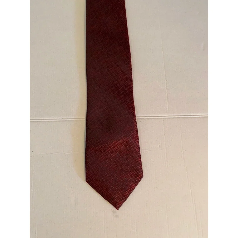 Van Heusen Mens Burgundy Red Black Micro Pattern Textured Polyester Necktie